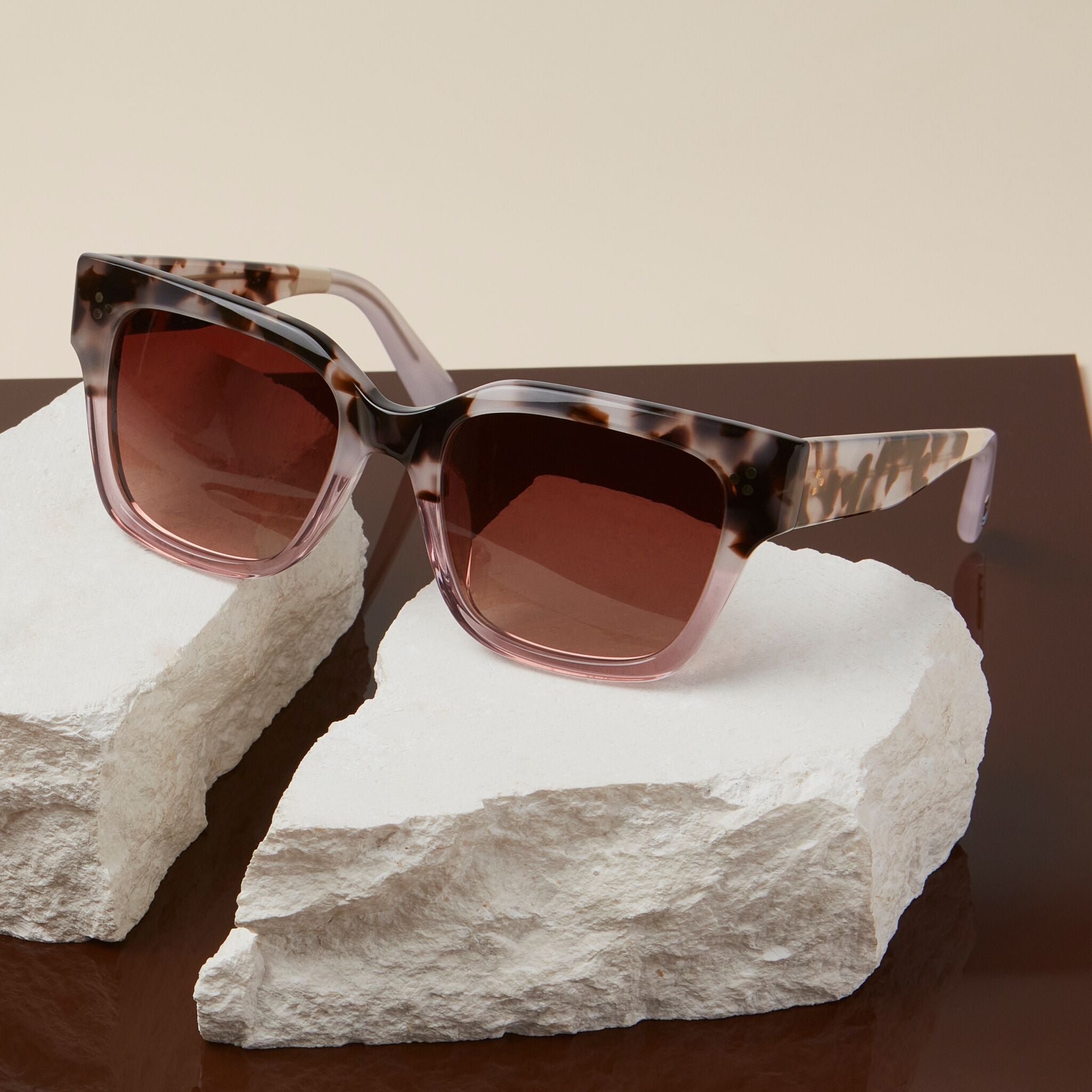 Madison Handcrafted Tortoise Pink Fade Sunglasses - Image 2