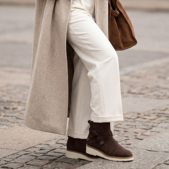 Womens Marlow Boot Water Repellent Chocolate Brown Suede - Image 2