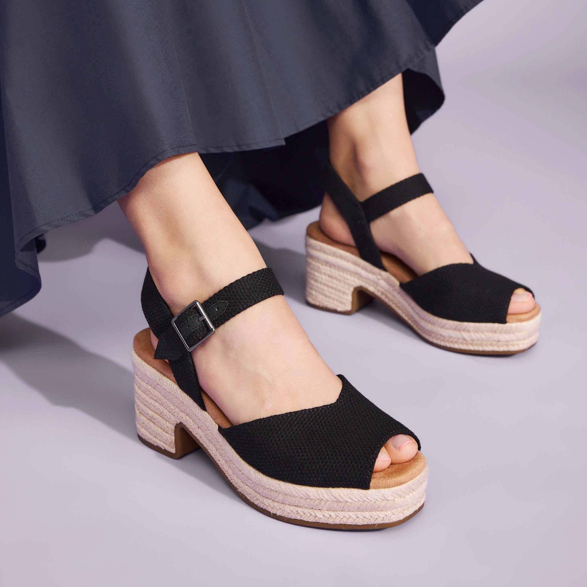 Isla Peep Toe Heeled Sandal Black Beachside Woven - Image 2