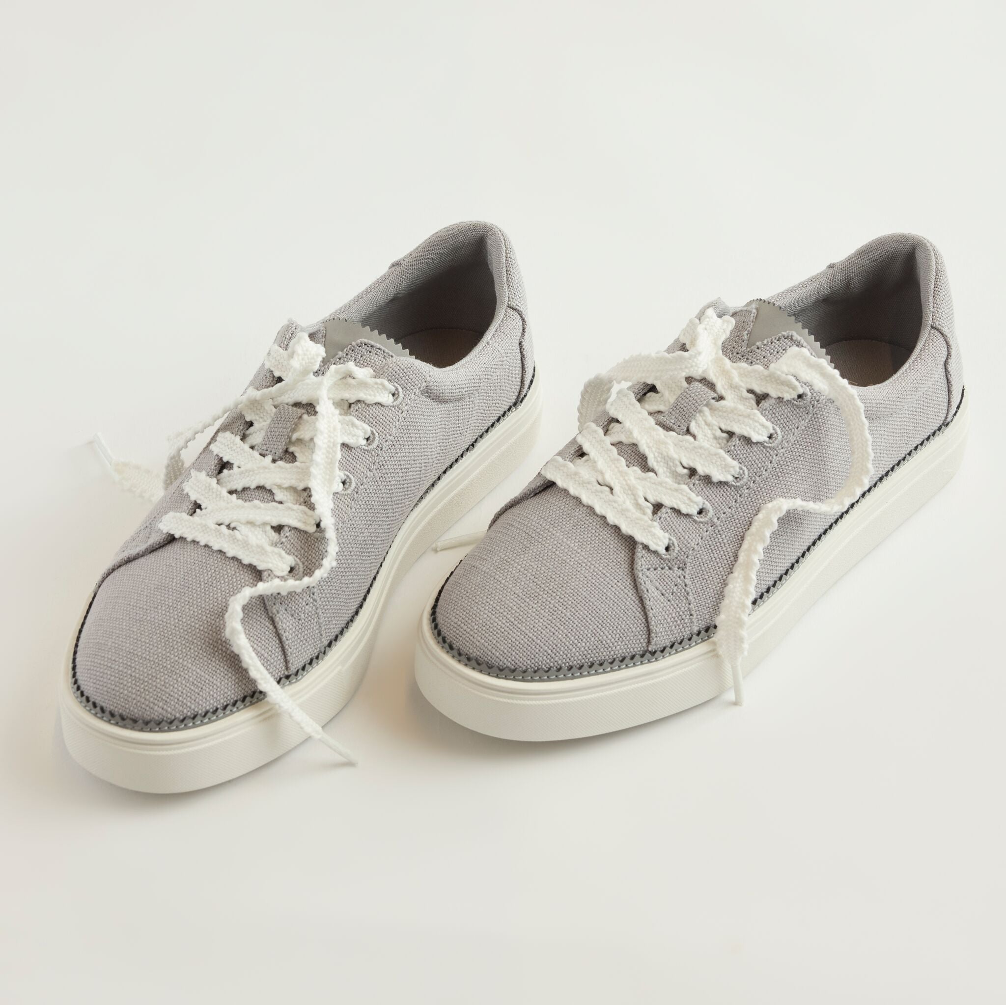 Womens Izzy Lace-Up Sneaker Drizzle Grey Heritage Canvas - Image 2
